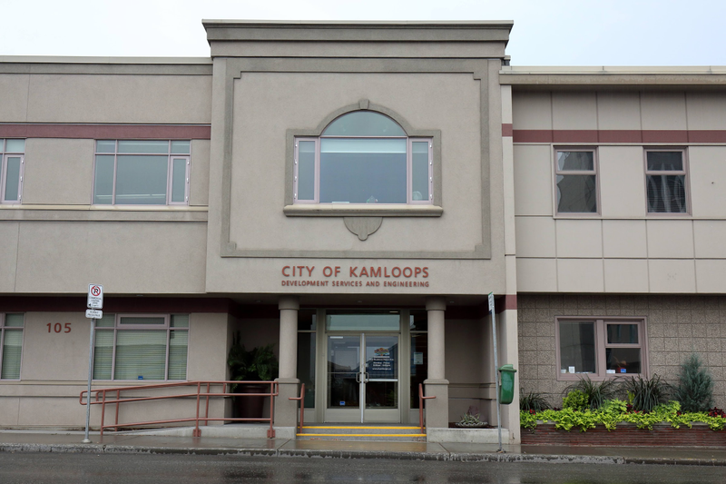 Illustration for article titled Pics from the Curbside: 2018-08-26 Around Downtown Kamloops